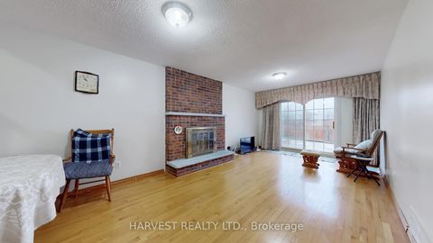 Photo 11 at 40 GREENHEDGES Court, Malvern, Toronto