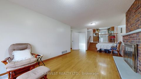 Photo 12 at 40 GREENHEDGES Court, Malvern, Toronto