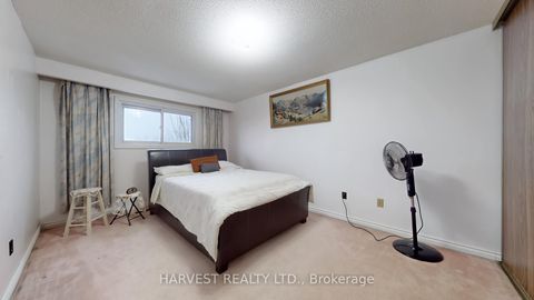 Photo 16 at 40 GREENHEDGES Court, Malvern, Toronto