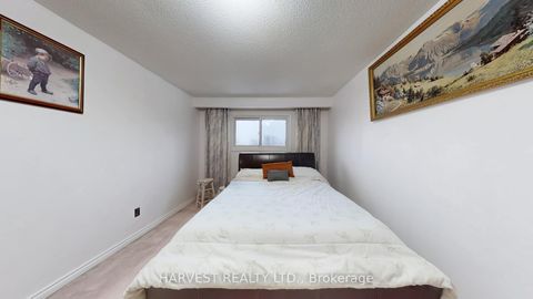 Photo 17 at 40 GREENHEDGES Court, Malvern, Toronto