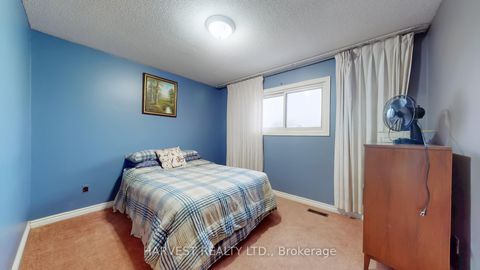 Photo 19 at 40 GREENHEDGES Court, Malvern, Toronto