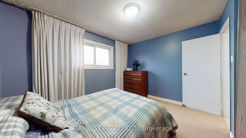 Photo 20 at 40 GREENHEDGES Court, Malvern, Toronto