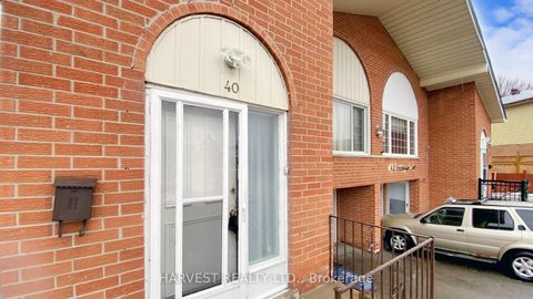 Photo 38 at 40 GREENHEDGES Court, Malvern, Toronto
