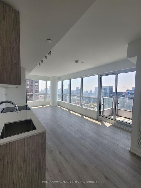 Photo 5 at 4602 - 395 Bloor Street E, North St. James Town, Toronto