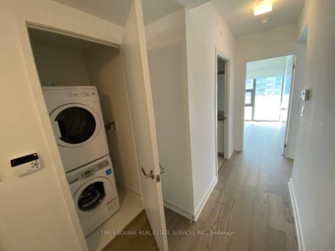 Photo 14 at 1008 - 11 Wellesley Street W, Bay Street Corridor, Toronto