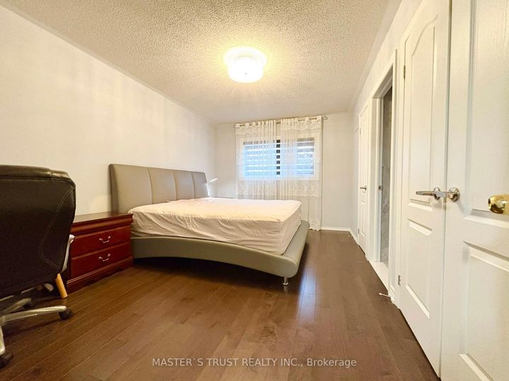 Photo 7 at 55 Russell Hill Road, Berczy, Markham