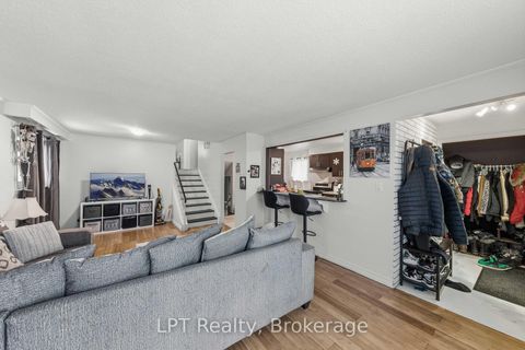 Photo 4 at 7 Briarbluff Avenue, West Hill, Toronto