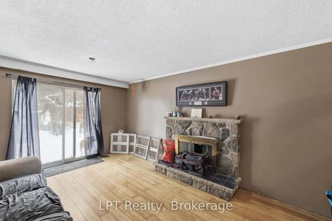 Photo 6 at 7 Briarbluff Avenue, West Hill, Toronto