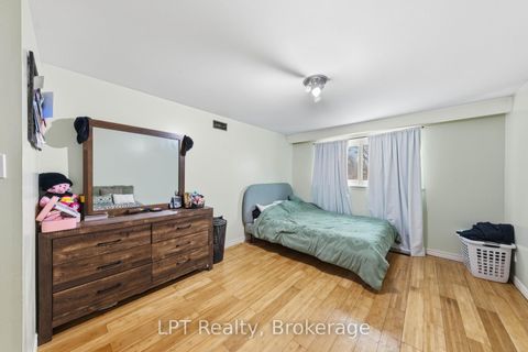 Photo 10 at 7 Briarbluff Avenue, West Hill, Toronto