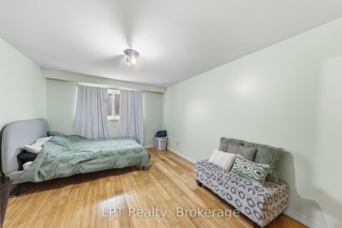 Photo 12 at 7 Briarbluff Avenue, West Hill, Toronto