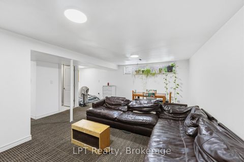 Photo 13 at 7 Briarbluff Avenue, West Hill, Toronto