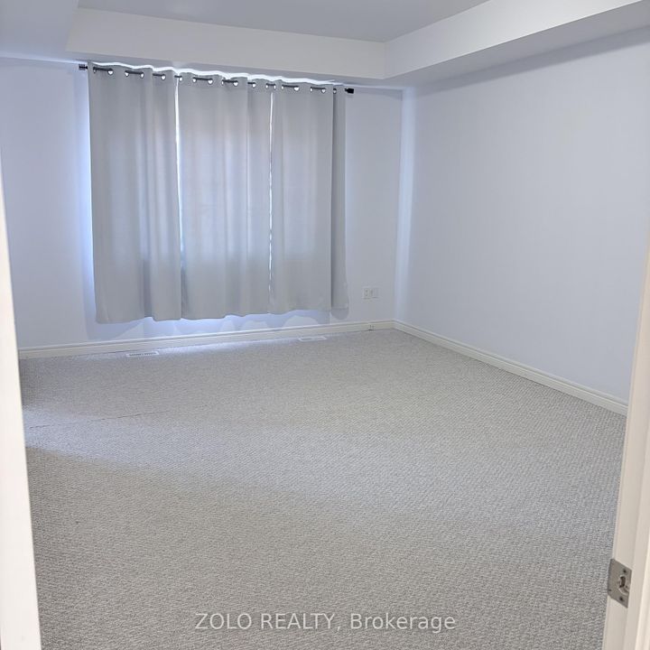 Photo 12 at 17 Kempsford Crescent, Northwest Brampton, Brampton