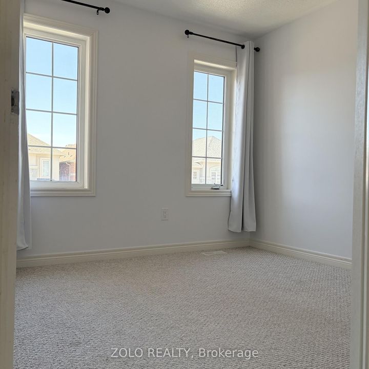 Photo 18 at 17 Kempsford Crescent, Northwest Brampton, Brampton