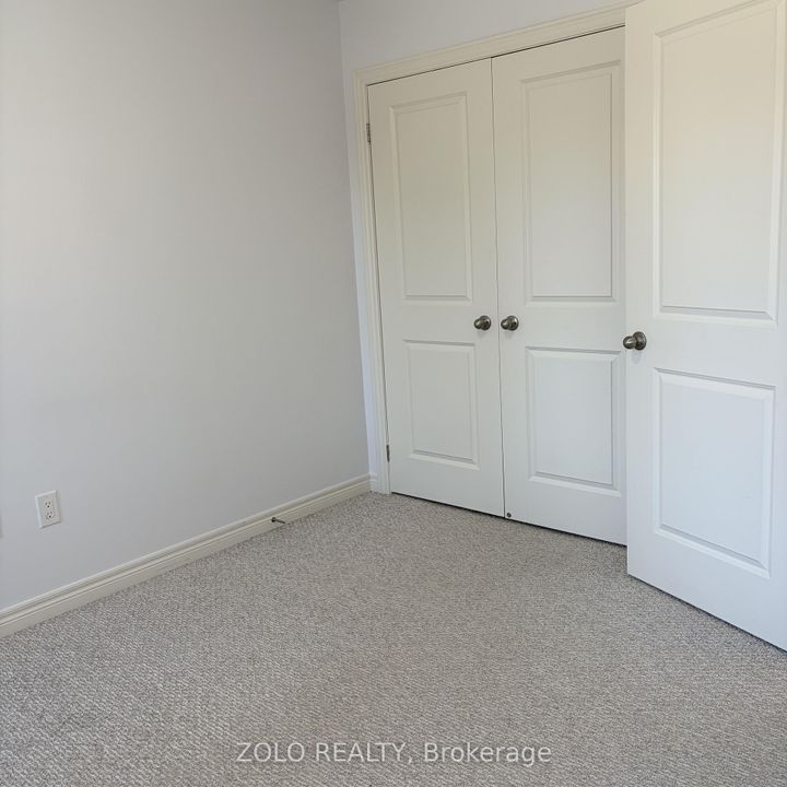 Photo 19 at 17 Kempsford Crescent, Northwest Brampton, Brampton