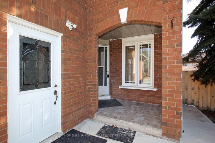 Photo 2 at 125 Bighorn Crescent, Wellington, Brampton