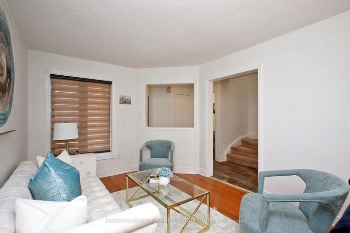 Photo 5 at 125 Bighorn Crescent, Wellington, Brampton