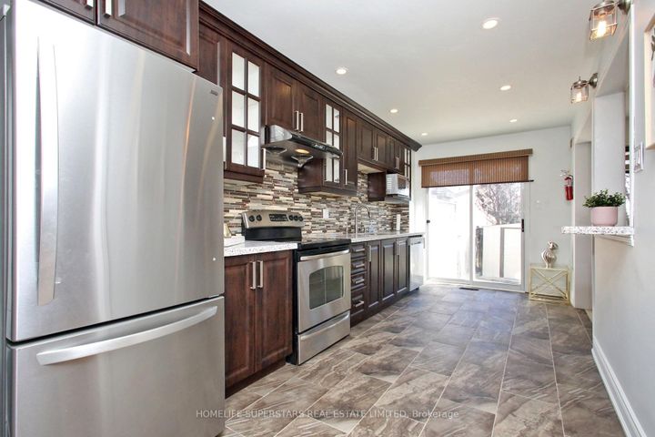 Photo 10 at 125 Bighorn Crescent, Wellington, Brampton