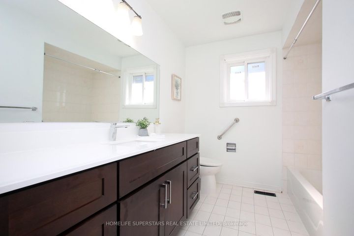 Photo 27 at 125 Bighorn Crescent, Wellington, Brampton