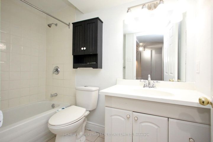 Photo 30 at 125 Bighorn Crescent, Wellington, Brampton