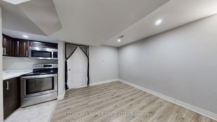 Photo 40 at 7 Yellow Avens Boulevard, Wellington, Brampton