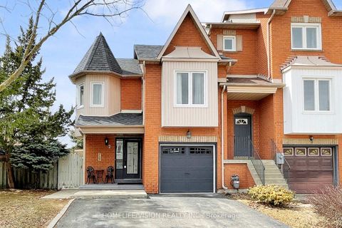 Photo 1 at 2 Prestwick Avenue, Maple, Vaughan