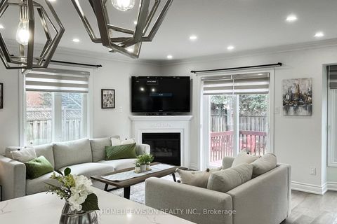 Photo 9 at 2 Prestwick Avenue, Maple, Vaughan