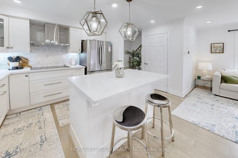 Photo 10 at 2 Prestwick Avenue, Maple, Vaughan