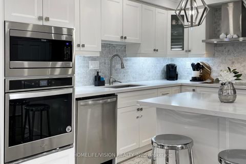 Photo 14 at 2 Prestwick Avenue, Maple, Vaughan