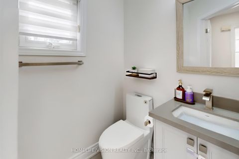Photo 18 at 2 Prestwick Avenue, Maple, Vaughan