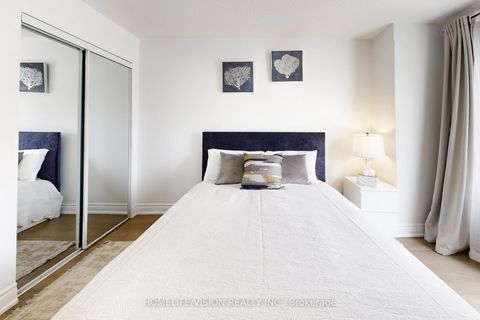 Photo 27 at 2 Prestwick Avenue, Maple, Vaughan