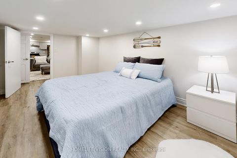 Photo 35 at 2 Prestwick Avenue, Maple, Vaughan