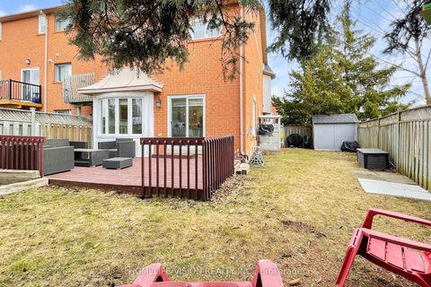 Photo 38 at 2 Prestwick Avenue, Maple, Vaughan