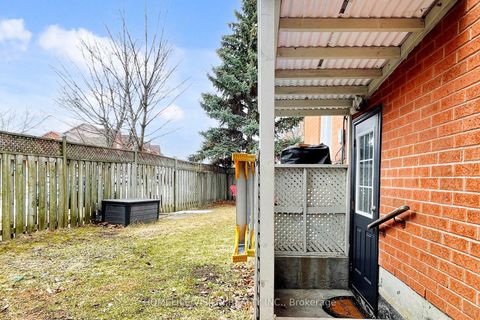 Photo 40 at 2 Prestwick Avenue, Maple, Vaughan