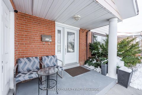 Photo 1 at 7258 Vernor Drive, Malton, Mississauga