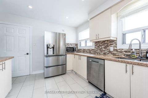 Photo 11 at 7258 Vernor Drive, Malton, Mississauga