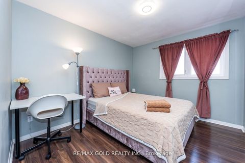 Photo 12 at 7258 Vernor Drive, Malton, Mississauga