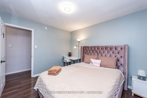 Photo 13 at 7258 Vernor Drive, Malton, Mississauga