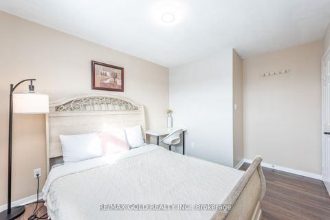 Photo 15 at 7258 Vernor Drive, Malton, Mississauga