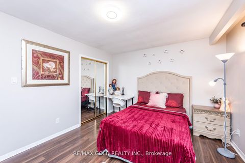 Photo 18 at 7258 Vernor Drive, Malton, Mississauga