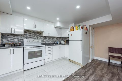 Photo 24 at 7258 Vernor Drive, Malton, Mississauga