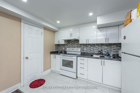 Photo 25 at 7258 Vernor Drive, Malton, Mississauga