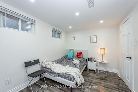 Photo 32 at 7258 Vernor Drive, Malton, Mississauga