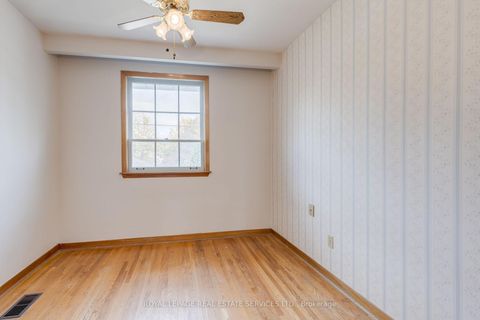 Photo 22 at 29 Doverwood Court, Newtonbrook East, Toronto