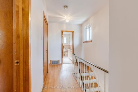 Photo 24 at 29 Doverwood Court, Newtonbrook East, Toronto
