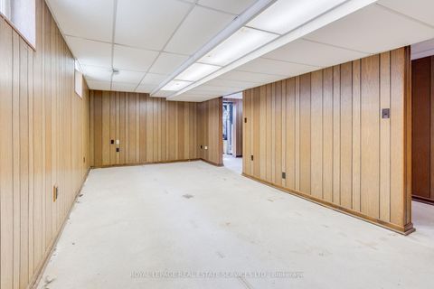 Photo 26 at 29 Doverwood Court, Newtonbrook East, Toronto