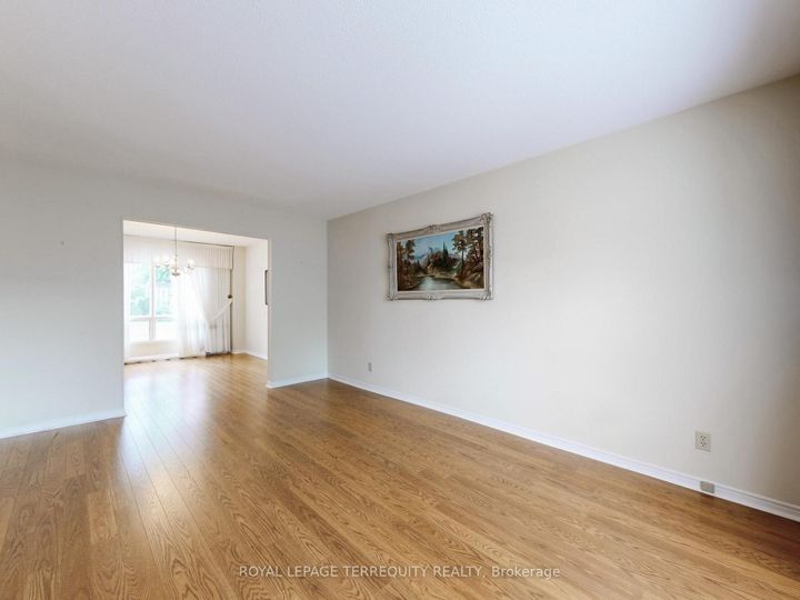 Photo 6 at 4 Mowat Court, Heart Lake East, Brampton