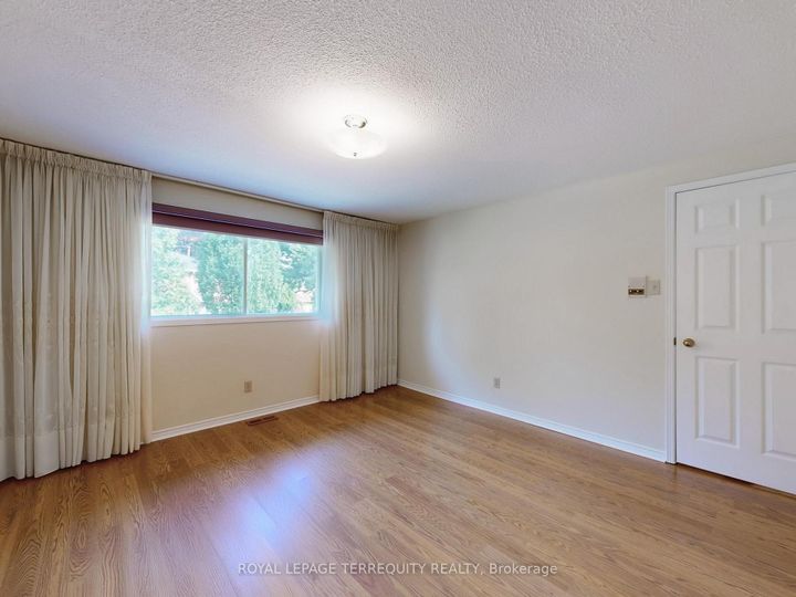 Photo 15 at 4 Mowat Court, Heart Lake East, Brampton