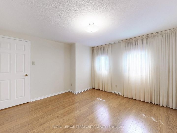 Photo 16 at 4 Mowat Court, Heart Lake East, Brampton