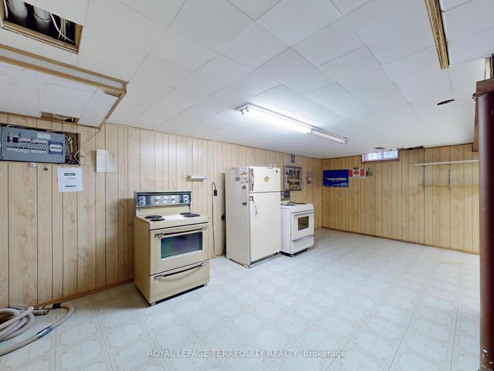 Photo 19 at 4 Mowat Court, Heart Lake East, Brampton