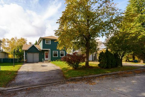 Photo 2 at 114 Elizabeth Street, Ardagh, Barrie